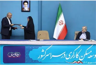 میدری-در-مراسم-آغاز-عملیات-ساخت-مسکن-کارگری-شرکت-های-بزرگ-صنعتی-آماده-ساخت-مسکن-کارگری-هستند (1)